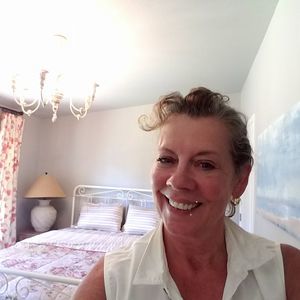 Meet your Posher, Becky